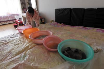 揭阳楼上漏水，住户失联，小区没物管，业主维权难！律师来支招……